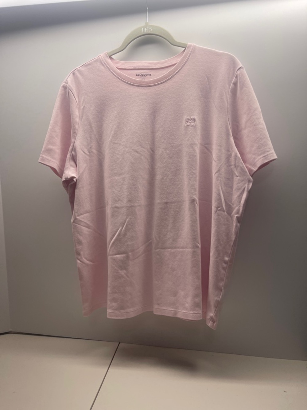 Liz Claiborne Light Pink Short-Sleeve Crewneck Tee